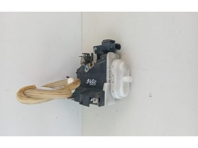 bontott AUDI A4 B5 Jobb első Ajtózár