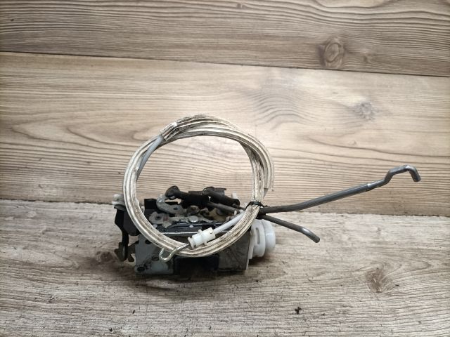 bontott AUDI A4 B5 Jobb első Ajtózár