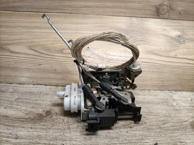 bontott AUDI A4 B5 Jobb első Ajtózár