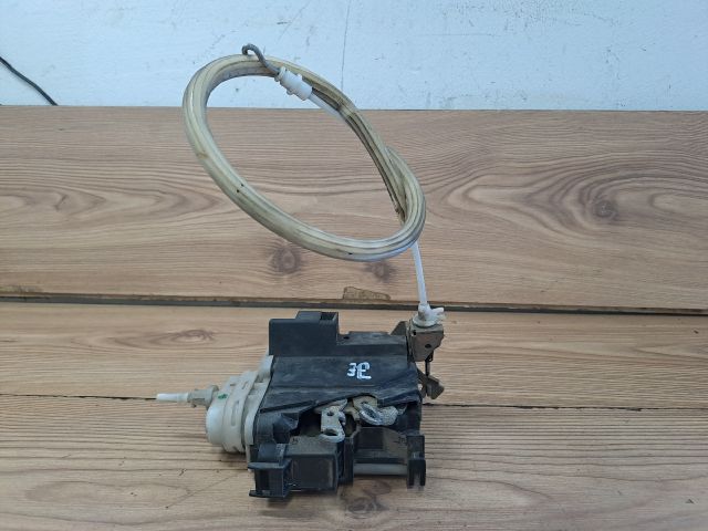 bontott AUDI A4 B5 Jobb első Ajtózár