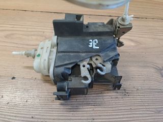 bontott AUDI A4 B5 Jobb első Ajtózár