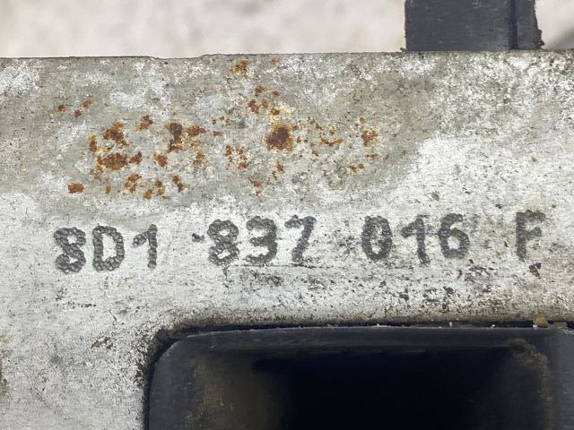 bontott AUDI A4 B5 Jobb első Ajtózár