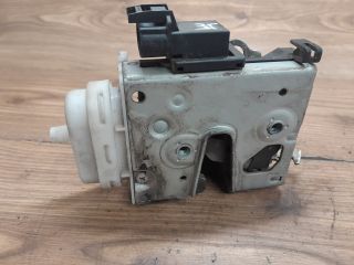 bontott AUDI A4 B5 Jobb első Ajtózár