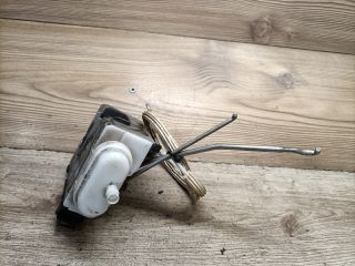 bontott AUDI A4 B5 Jobb első Ajtózár