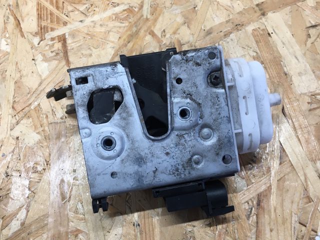 bontott AUDI A4 B5 Jobb első Ajtózár