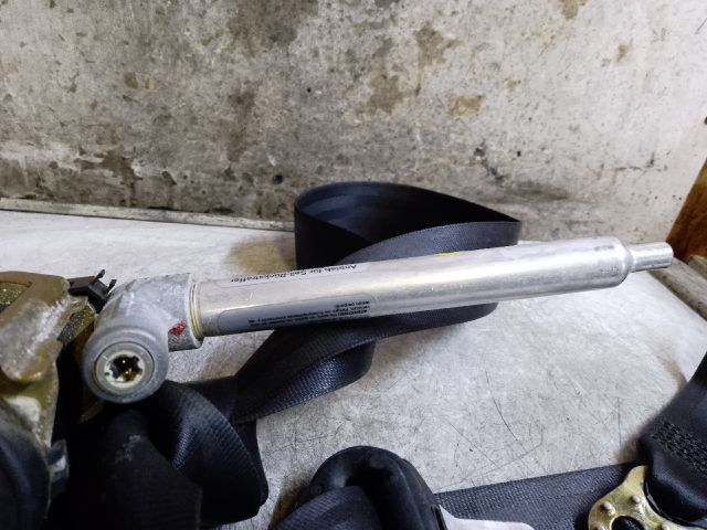 bontott AUDI A4 B5 Jobb első Biztonsági Öv