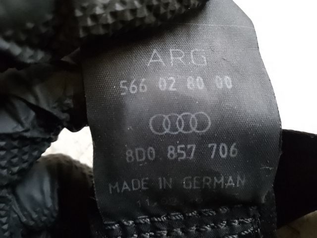 bontott AUDI A4 B5 Jobb első Biztonsági Öv
