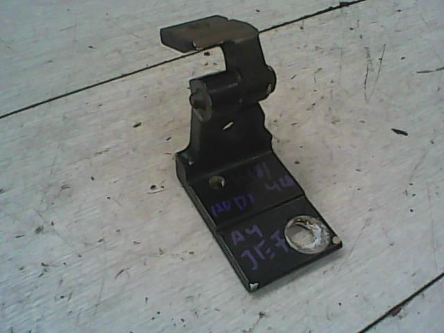 bontott AUDI A4 B5 Jobb első Felső Zsanér