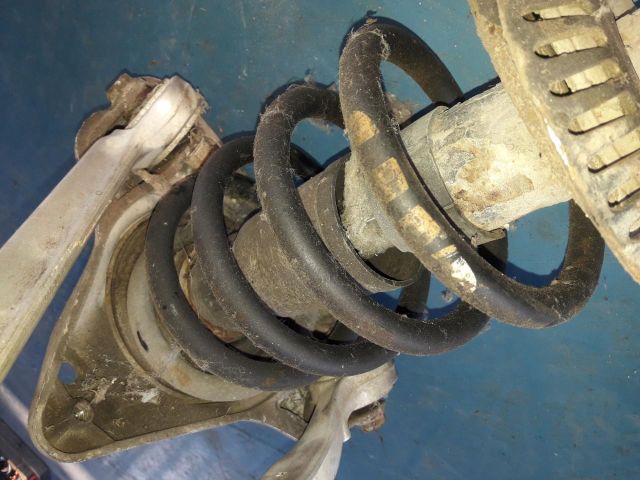 bontott AUDI A4 B5 Jobb első Lengéscsillapító