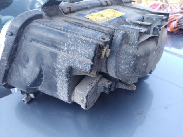 bontott AUDI A4 B5 Jobb Fényszóró
