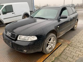 bontott AUDI A4 B5 Jobb Fényszóró