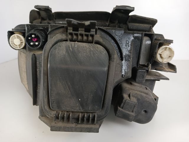 bontott AUDI A4 B5 Jobb Fényszóró