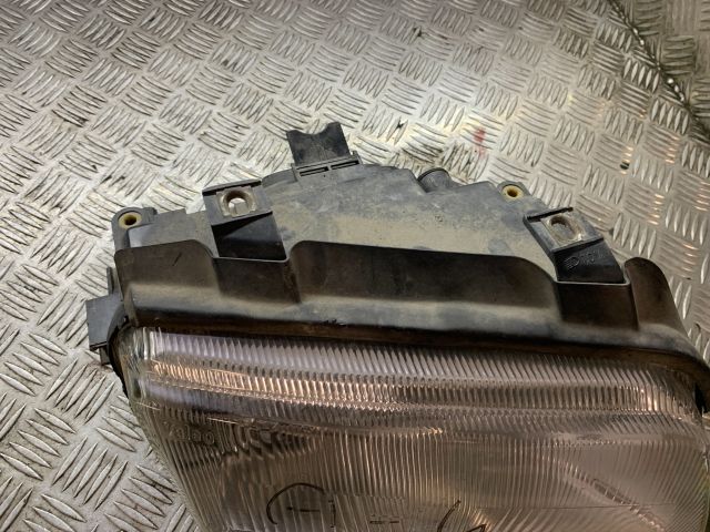 bontott AUDI A4 B5 Jobb Fényszóró