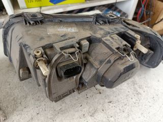 bontott AUDI A4 B5 Jobb Fényszóró