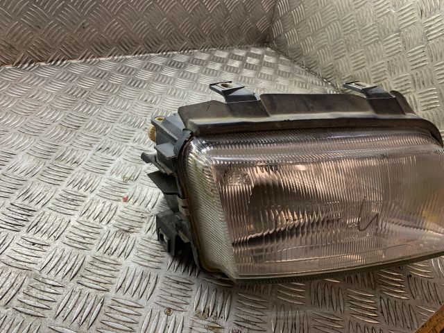 bontott AUDI A4 B5 Jobb Fényszóró