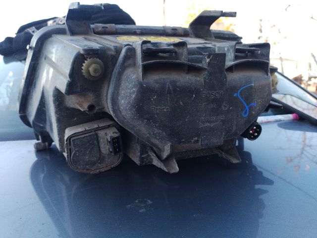 bontott AUDI A4 B5 Jobb Fényszóró