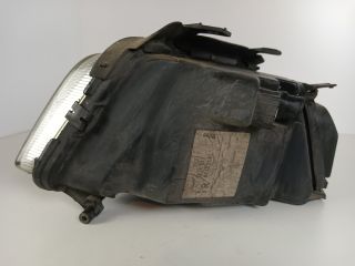 bontott AUDI A4 B5 Jobb Fényszóró