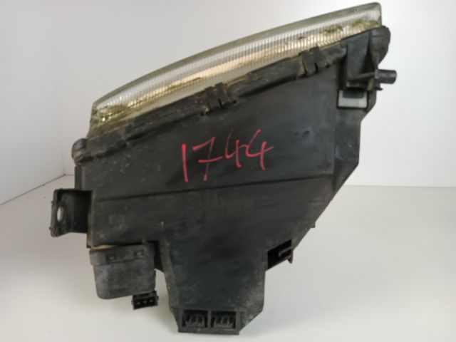 bontott AUDI A4 B5 Jobb Fényszóró