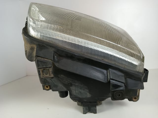bontott AUDI A4 B5 Jobb Fényszóró