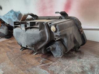 bontott AUDI A4 B5 Jobb Fényszóró