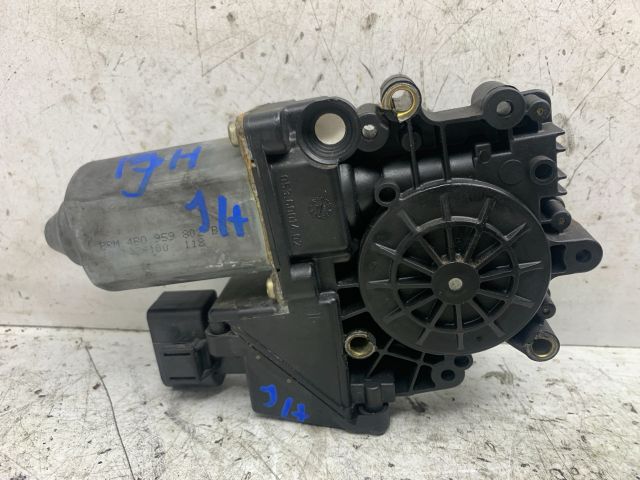 bontott AUDI A4 B5 Jobb hátsó Ablakemelő Motor