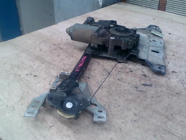 bontott AUDI A4 B5 Jobb hátsó Ablakemelő Szerkezet (Elektromos)