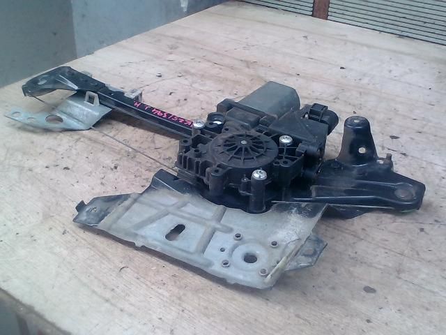 bontott AUDI A4 B5 Jobb hátsó Ablakemelő Szerkezet (Elektromos)