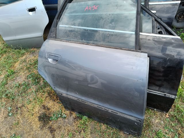 bontott AUDI A4 B5 Jobb hátsó Ajtó (Részeivel)