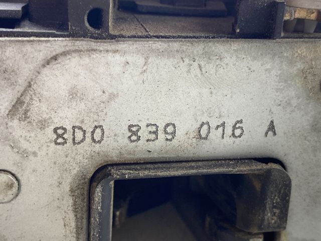 bontott AUDI A4 B5 Jobb hátsó Ajtózár