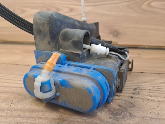 bontott AUDI A4 B5 Jobb hátsó Ajtózár