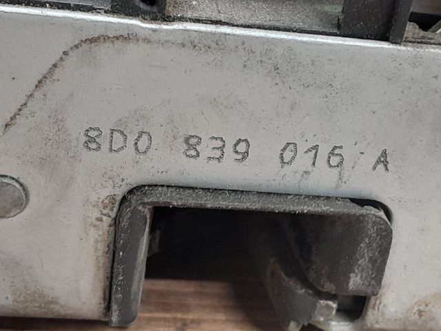 bontott AUDI A4 B5 Jobb hátsó Ajtózár