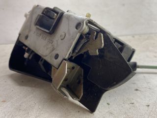 bontott AUDI A4 B5 Jobb hátsó Ajtózár