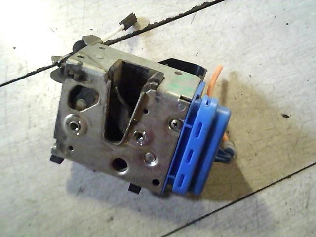 bontott AUDI A4 B5 Jobb hátsó Ajtózár