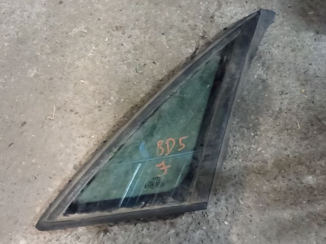 bontott AUDI A4 B5 Jobb hátsó Fixüveg (Ajtóban)