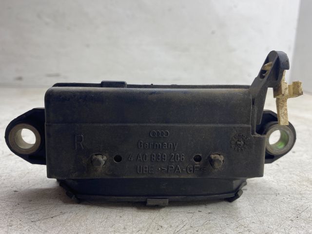 bontott AUDI A4 B5 Jobb hátsó Külső Kilincs