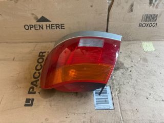 bontott AUDI A4 B5 Jobb Hátsó Lámpa