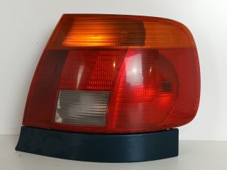 bontott AUDI A4 B5 Jobb Hátsó Lámpa