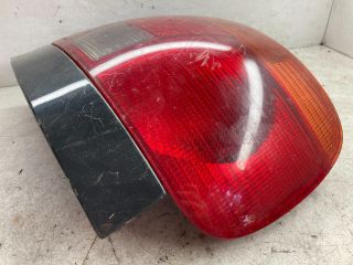 bontott AUDI A4 B5 Jobb Hátsó Lámpa