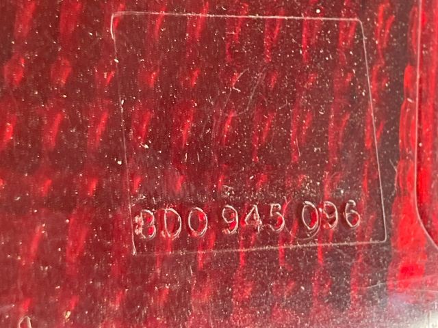 bontott AUDI A4 B5 Jobb Hátsó Lámpa