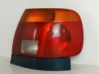 bontott AUDI A4 B5 Jobb Hátsó Lámpa