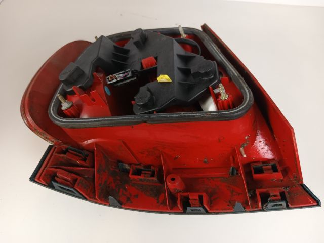 bontott AUDI A4 B5 Jobb Hátsó Lámpa