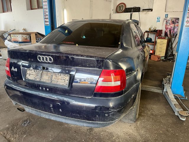 bontott AUDI A4 B5 Jobb Hátsó Lámpa