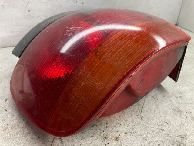 bontott AUDI A4 B5 Jobb Hátsó Lámpa