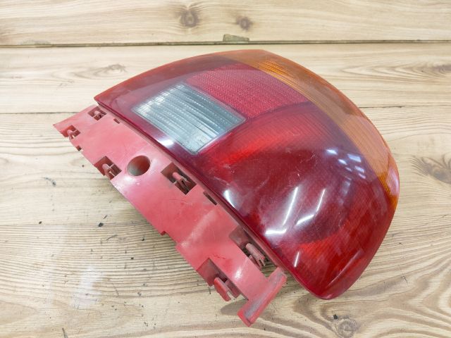 bontott AUDI A4 B5 Jobb Hátsó Lámpa