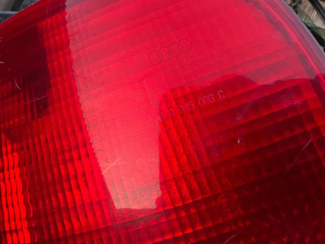 bontott AUDI A4 B5 Jobb Hátsó Lámpa