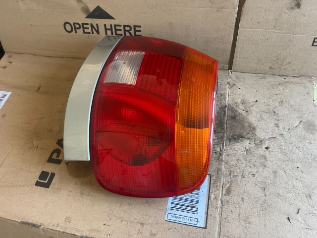 bontott AUDI A4 B5 Jobb Hátsó Lámpa