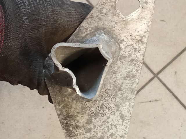 bontott AUDI A4 B5 Jobb hátsó Lökhárító Merevítő (Fém)