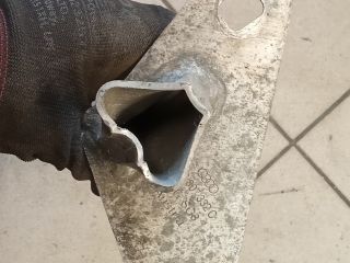 bontott AUDI A4 B5 Jobb hátsó Lökhárító Merevítő (Fém)