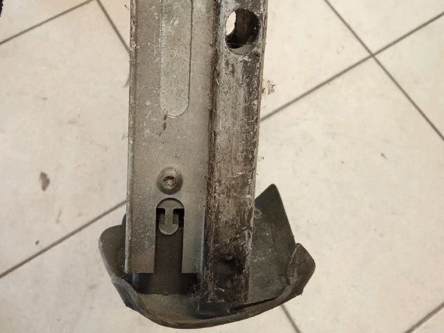 bontott AUDI A4 B5 Jobb hátsó Lökhárító Merevítő (Fém)