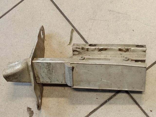 bontott AUDI A4 B5 Jobb hátsó Lökhárító Merevítő (Fém)